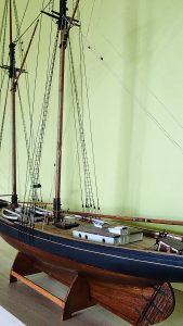 Model lode Fish schooner Blue Nose